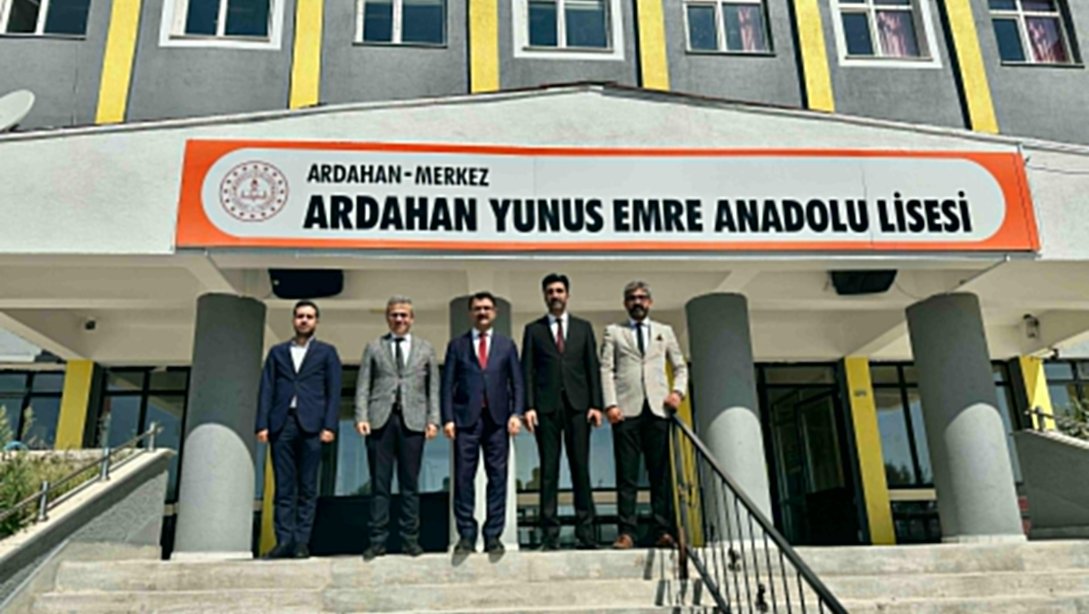  Din Öğretimi Genel Müdürü Sn. Dr. Ahmet İŞLEYEN ve Daire Başkanı Sn. Mehmet DURMAZ'dan Yunus Emre Anadolu Lisesi'ne Ziyaret..