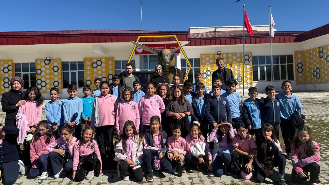 23 Şubat İlkokulu Öğrencileri Arı Müzesi'nde Biyoçeşitliliği Keşfetti.