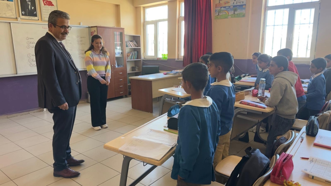 Müdürümüz Meşedibi Şehit Er Günday Polat İlkokulu ve Meşedibi Ortaokulu'nu Ziyaret Ettiler.